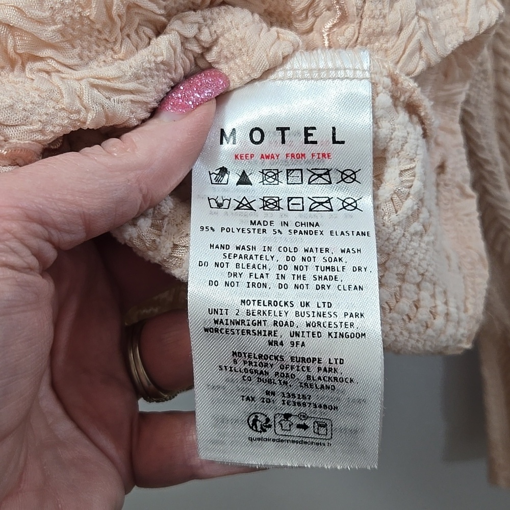 Motel Rocks WOMENS PEACHY pink CROP TO MIDRIFF STRETCHY LS Y2K Vibes!! Small 🩷 - Picture 3 of 7